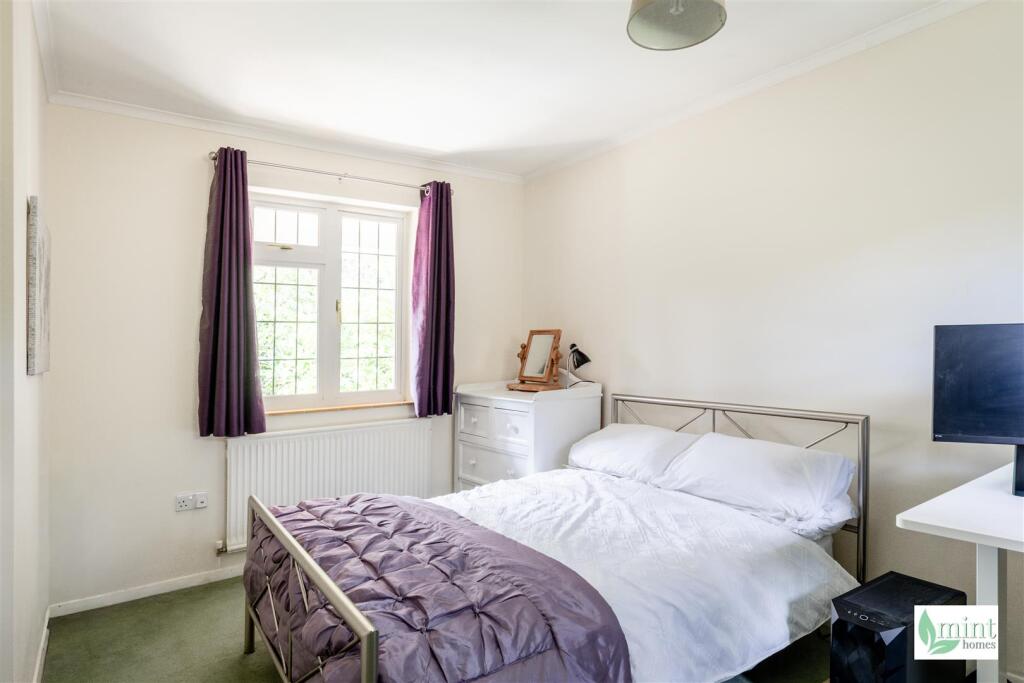 Watermark - 7 Priory Close Reshoot-1.jpg