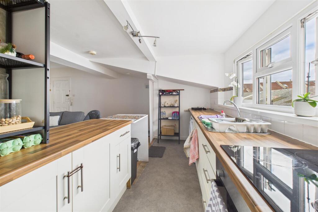 Flat A, 284 Gloucester Road, Horfield, Bristol BS7