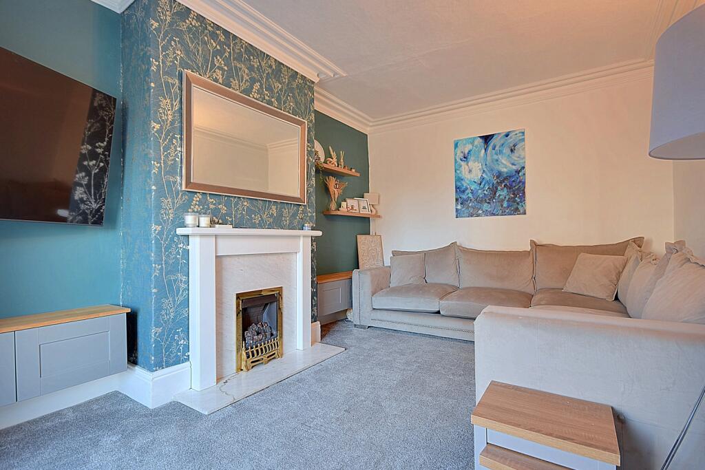 Slade Lane EweMove Brighouse (23)