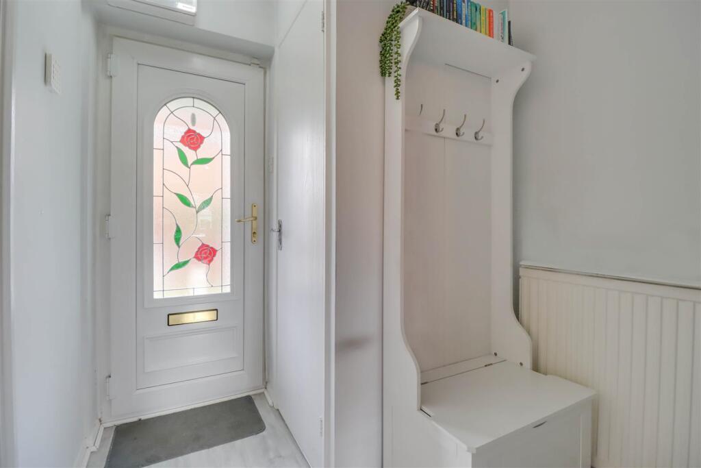 60 RODING NEW INSIDE-6.jpg