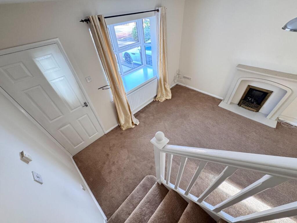 ENTRANCE INTO THE LOUNGE