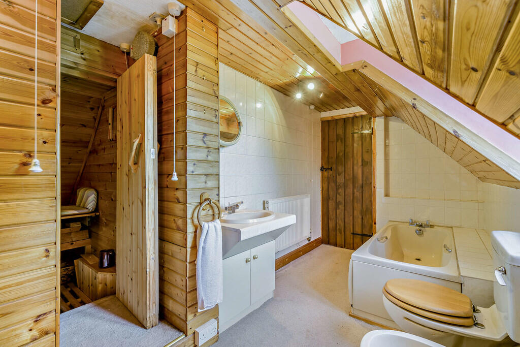 8662260-interior1...