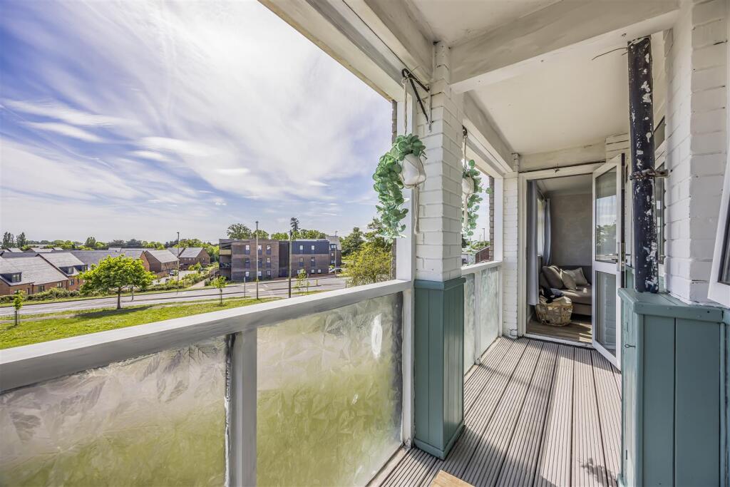 Flat 6 Gosport House, Prospect Lane, Havant-Portic