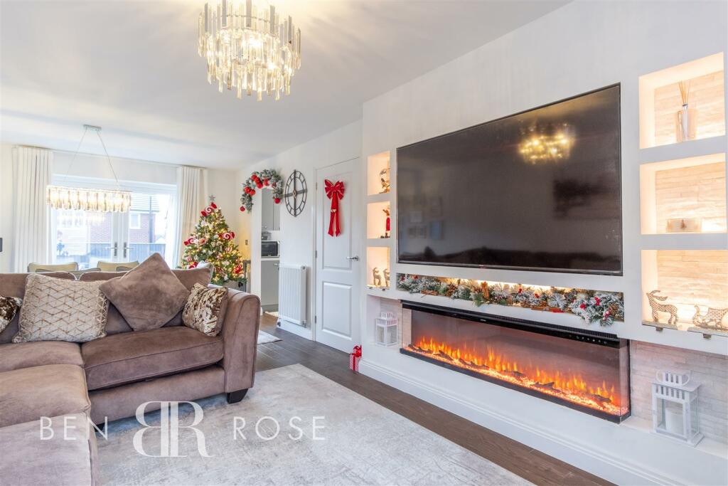 Lounge/Dining Room