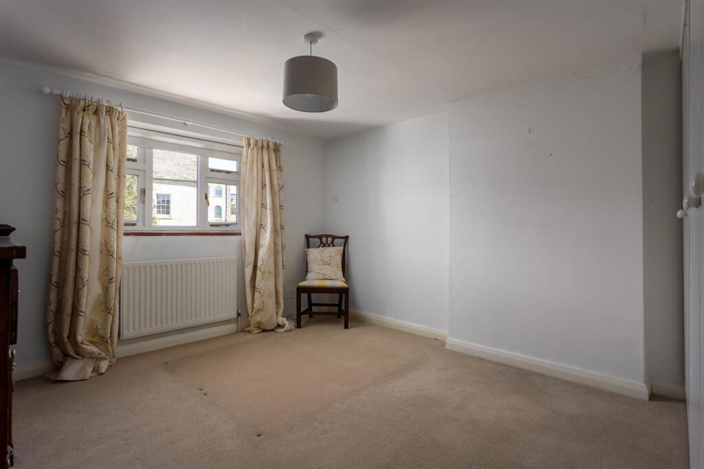 37 - Kates Cottage - GL54 3HE - Web.jpg