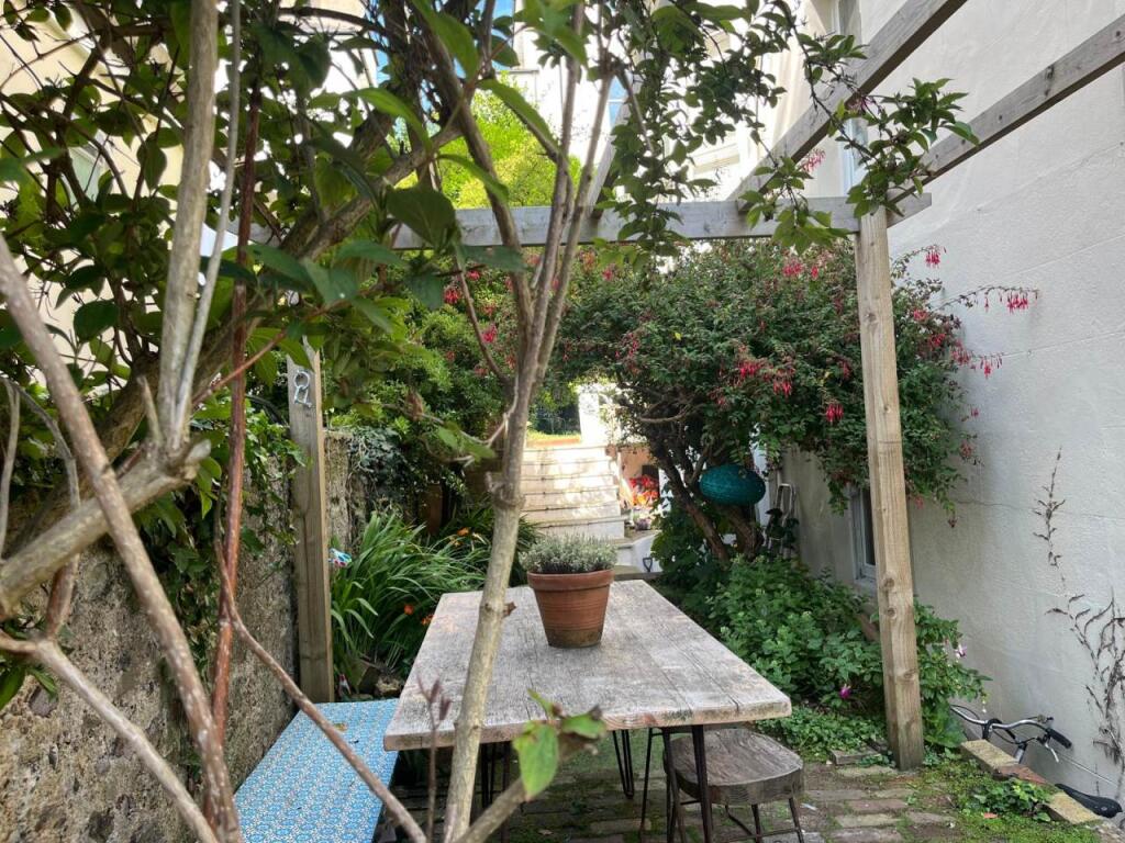Garden 5 