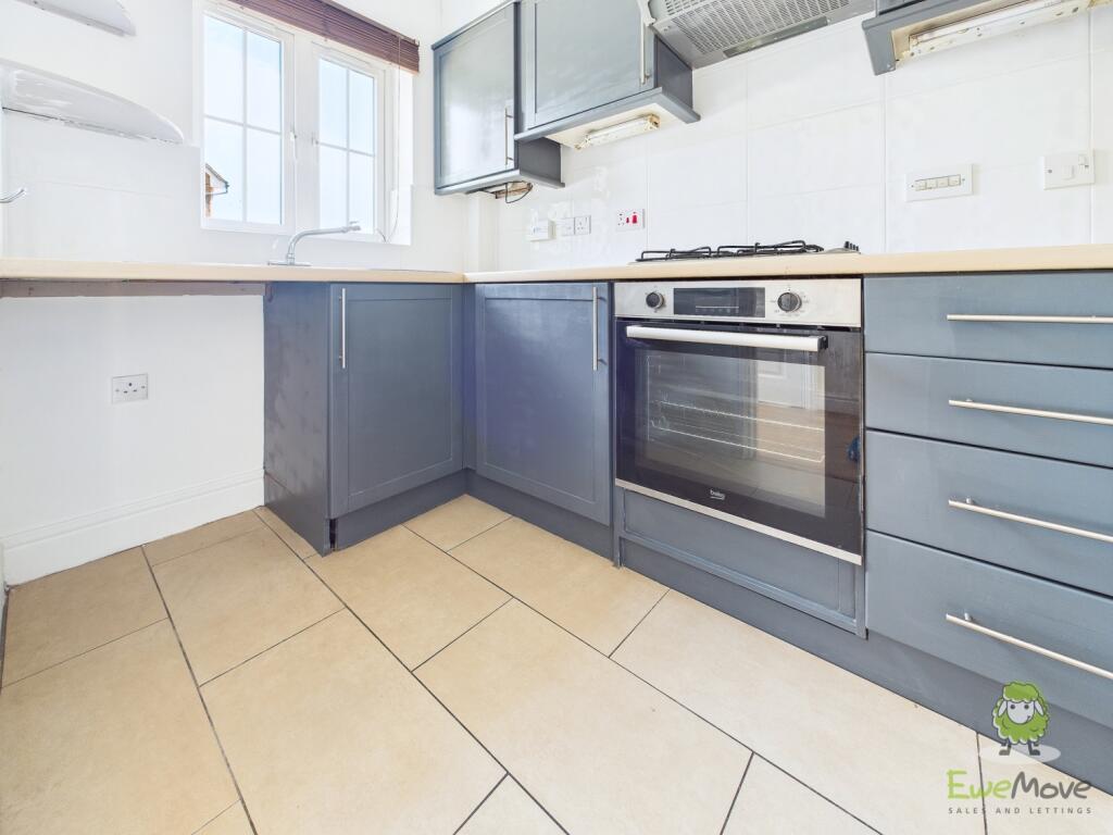 CAM01543G0-PR0147-STILL012