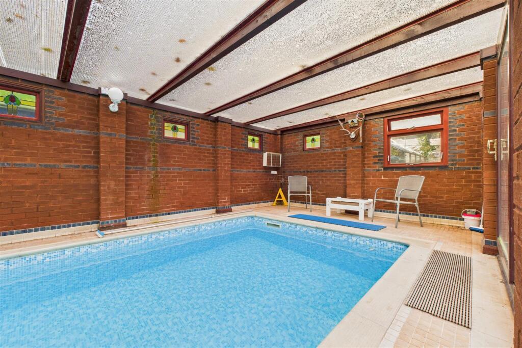 Cliff Lodge, 13 Old Teignmouth Road, Dawlish EX7 0