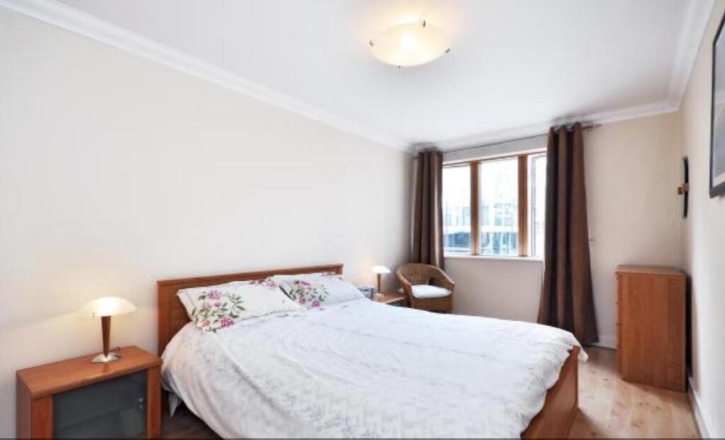 Bedroom 1.jpg