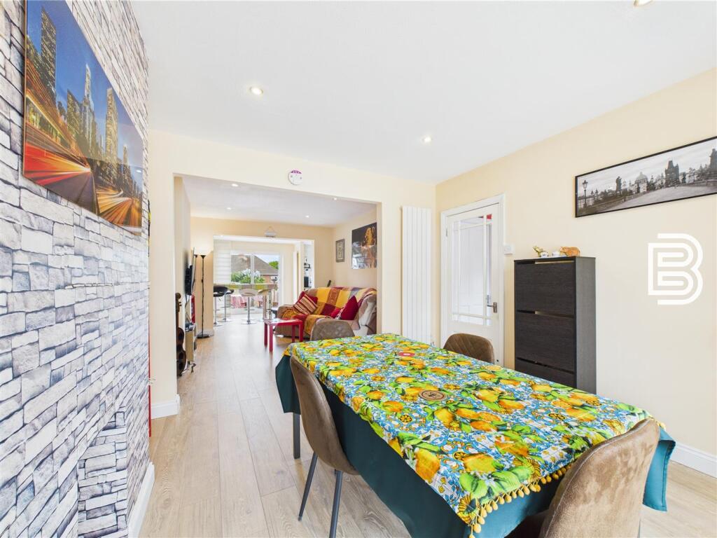 Dining Room (2).jpg