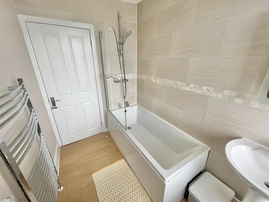 Bathroom Aspect 2