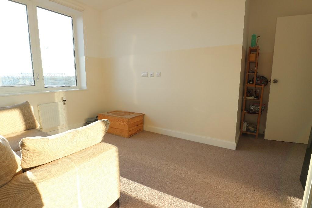 Bedroom (view 2)