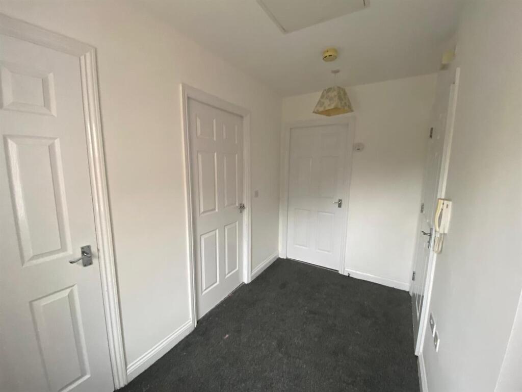 Hallway.jpeg