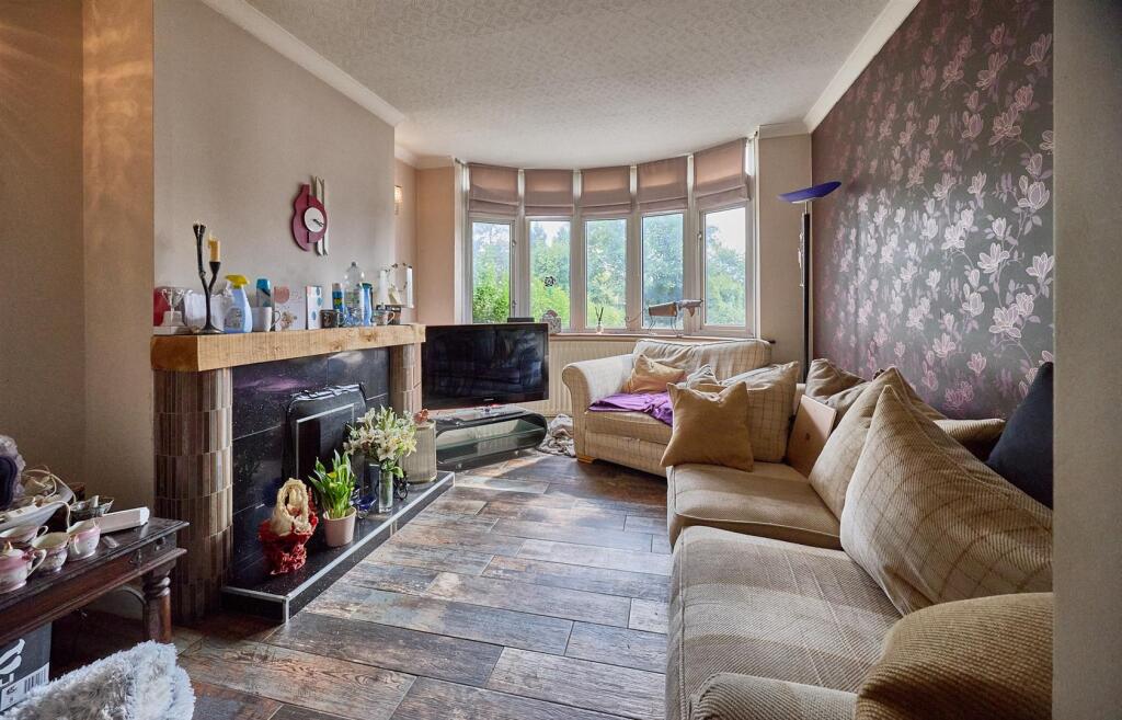 Lounge to Front