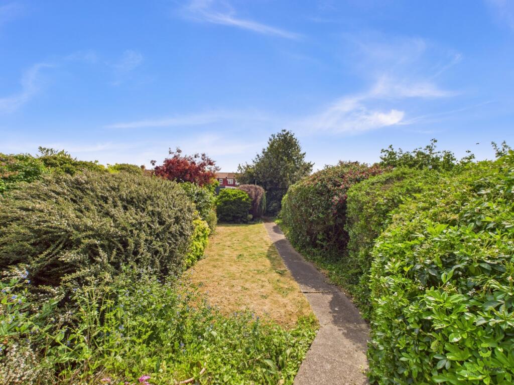 CAM03779G0-PR0235-STILL008