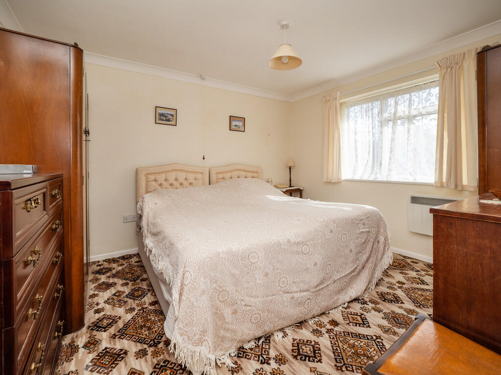 21WaveneyClose-11