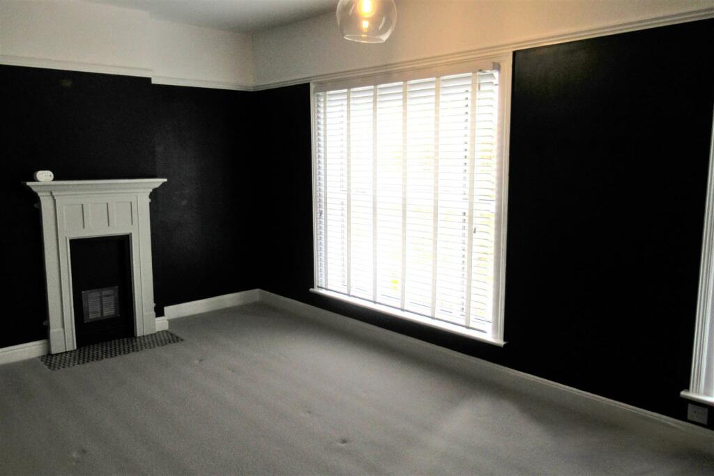 IMG_0472 - BEDROOM 1.JPG