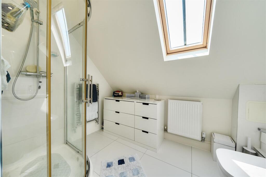 27 Moat Lane, Towcester (15).jpg