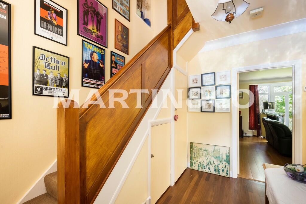 12_Hallway