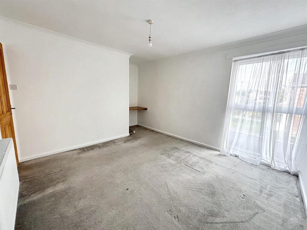 Bedroom 1 2.jpg