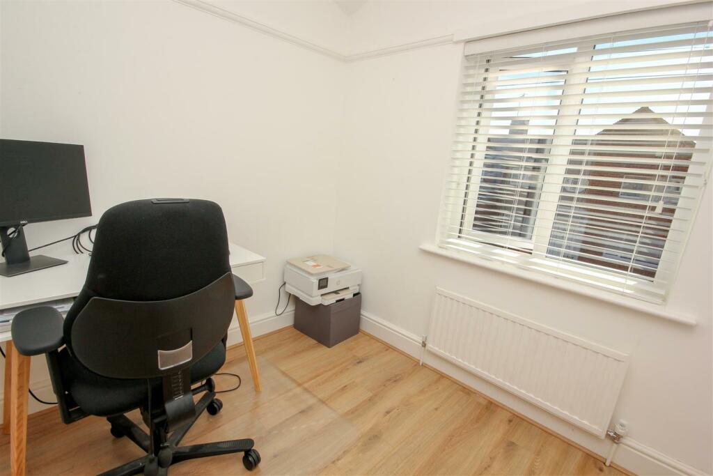 Bedroom 4.jpg