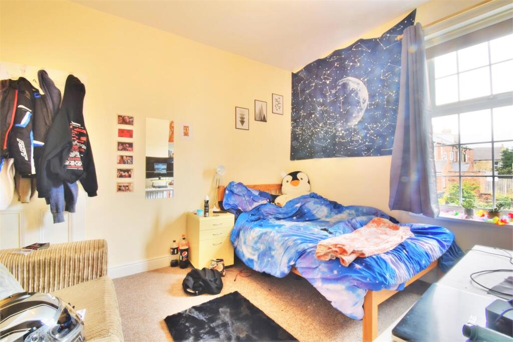 Bedroom_3.jpg