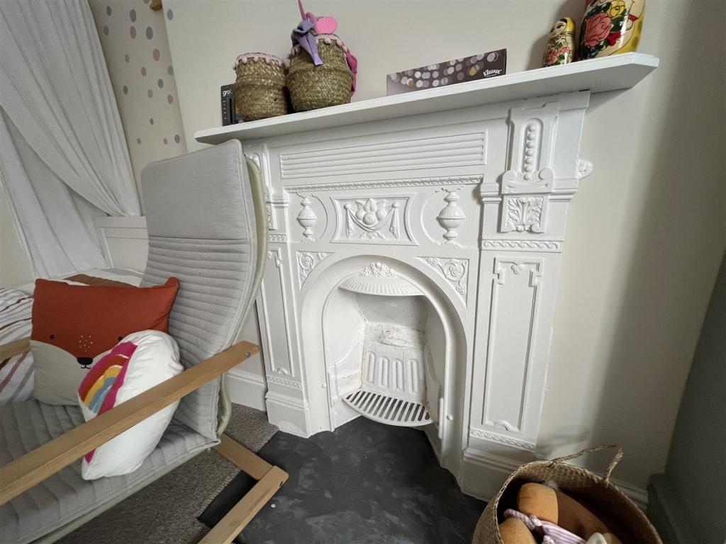 Bedroom 2 Fireplace Feature.jpg