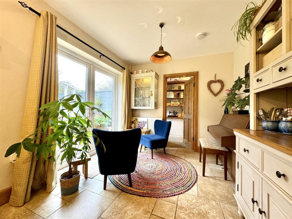 KITCHEN/BREAKFAST/FAMILY ROOM