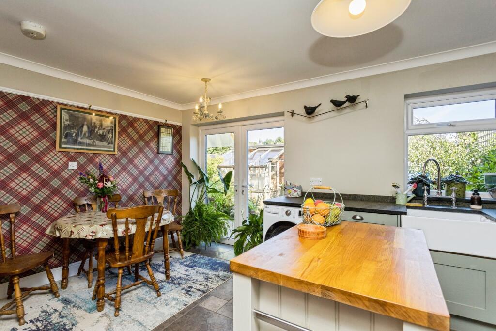 Kitchen-breakfast room