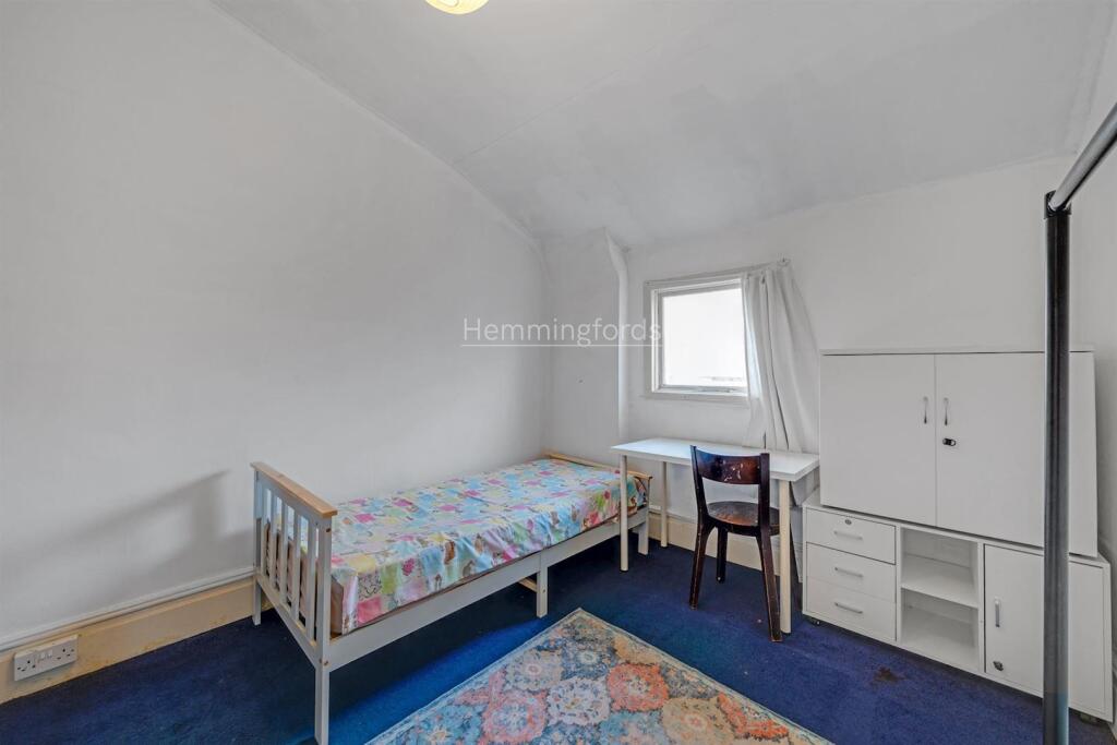 12-b30081601 - HMF - NS - 30 Fairthorn Road SE7 7R