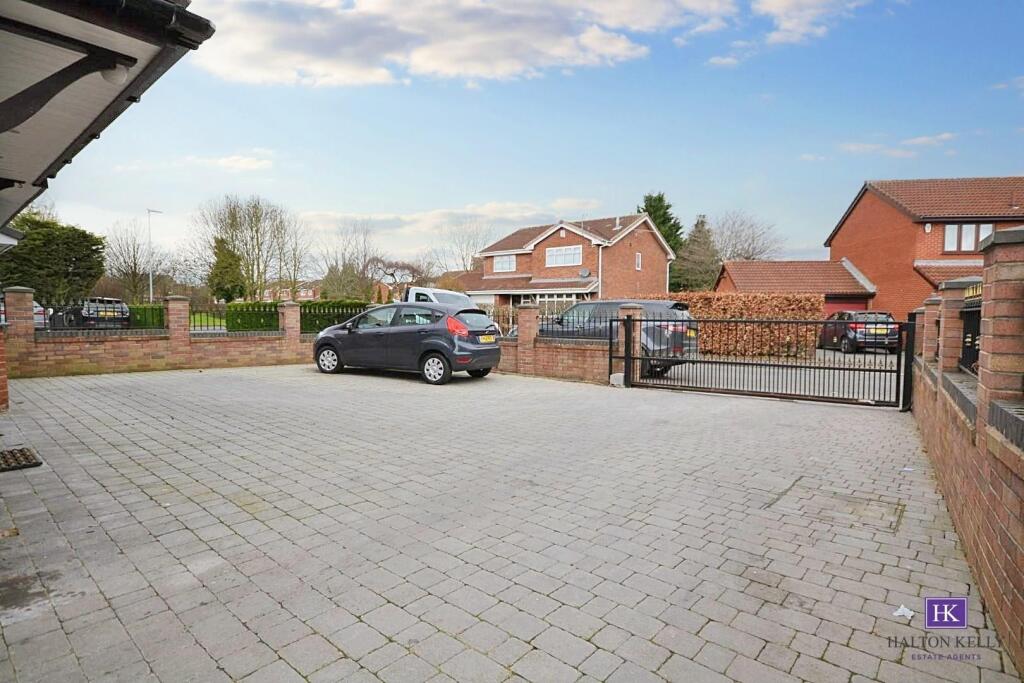 BLOCK PAVED DRIVEWAY