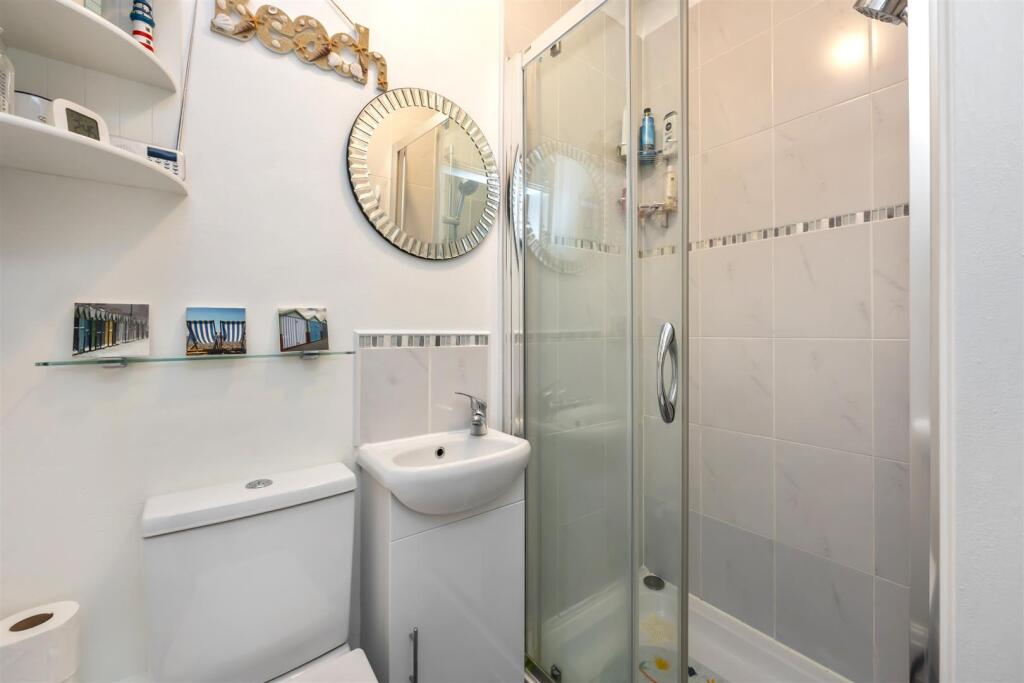 Family Shower Room/WC