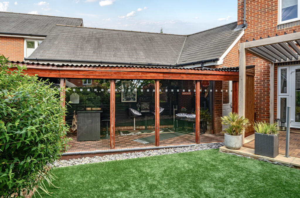 12-681b7ae5c796b-...