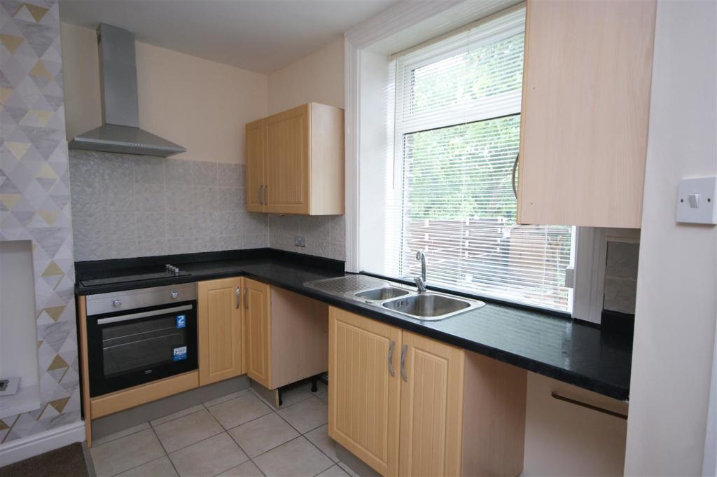 Living/Kitchen area
