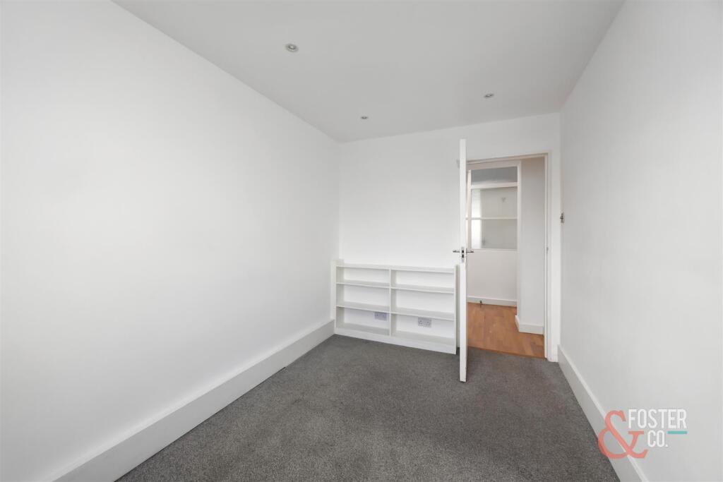 Embassy Court, Flat 77-012.jpg