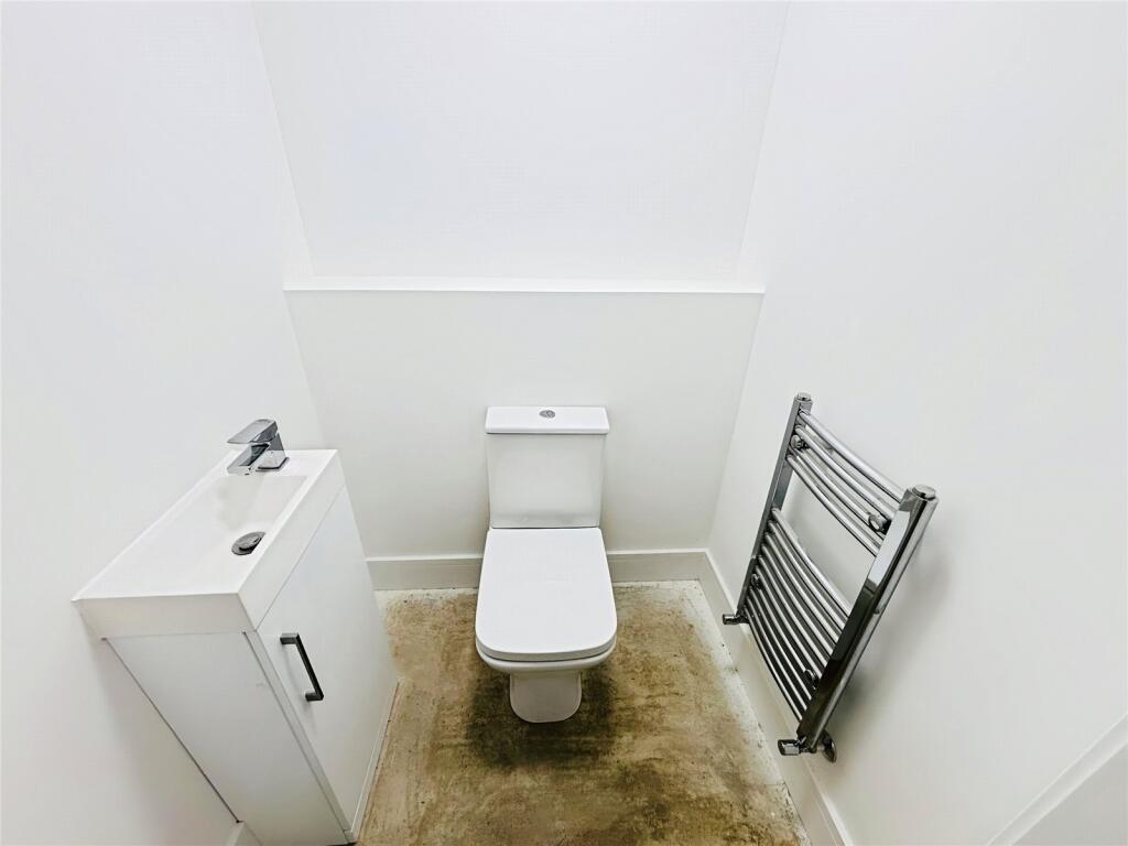 Cloakroom/Wc