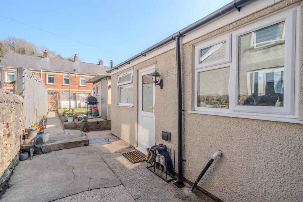 17 Torfaen Terrace-13.jpg