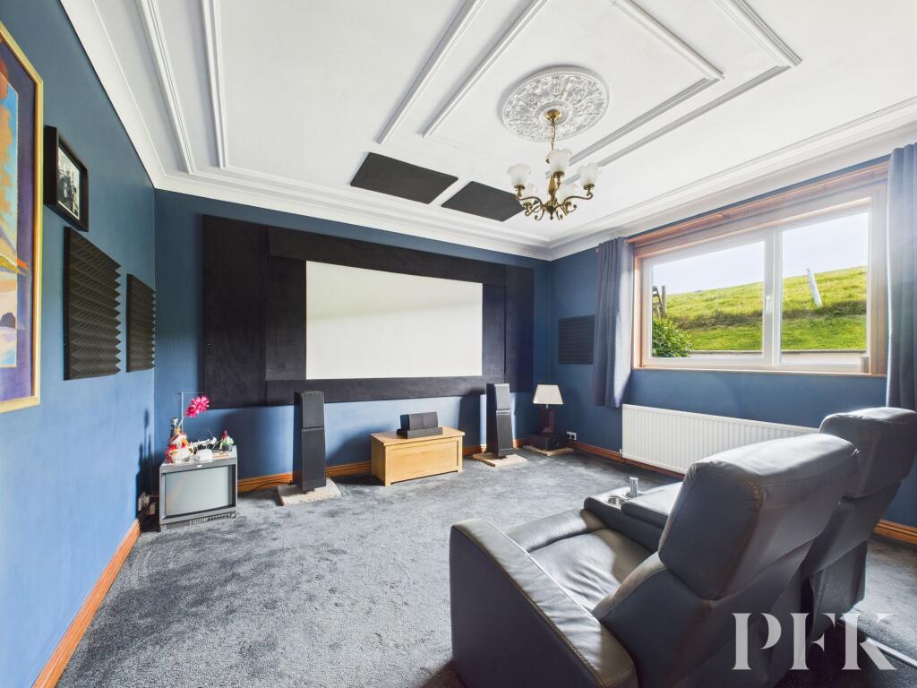 Reception Room/Bedroom