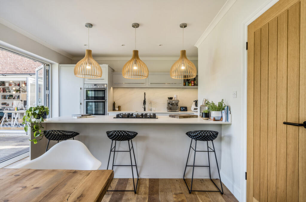 1336618-19-689606...