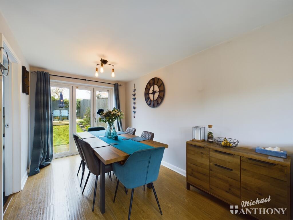 CAM02773G0-PR0247-STILL008