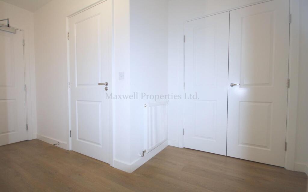 OFor Sale, Buy - 1 bed in London, E14 - Maxwellpro
