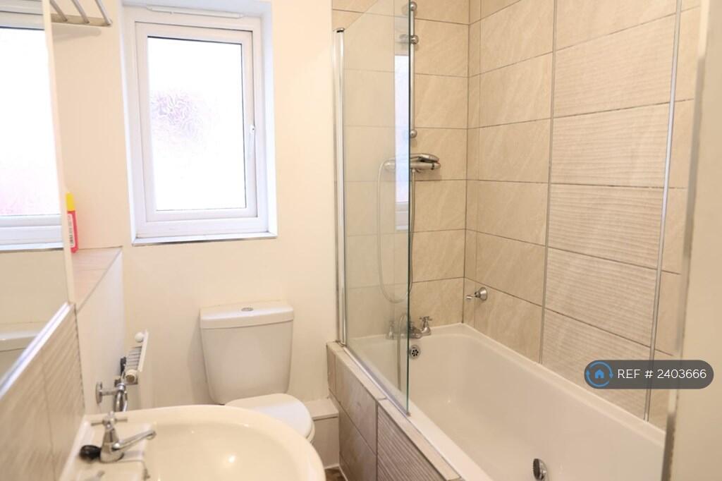 1/f Bathroom