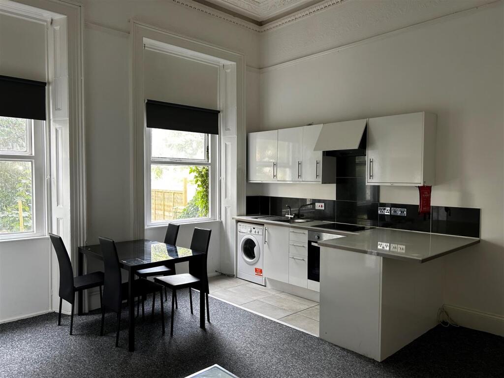LIVING ROOM/KITCHEN
