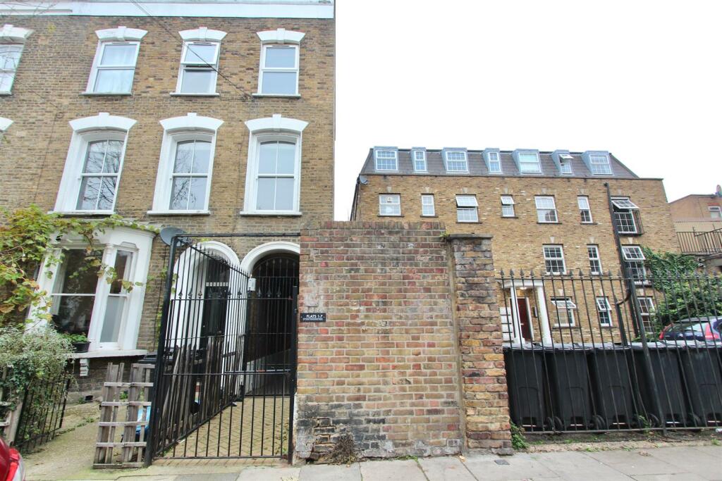 Stoke Newington Road, N16