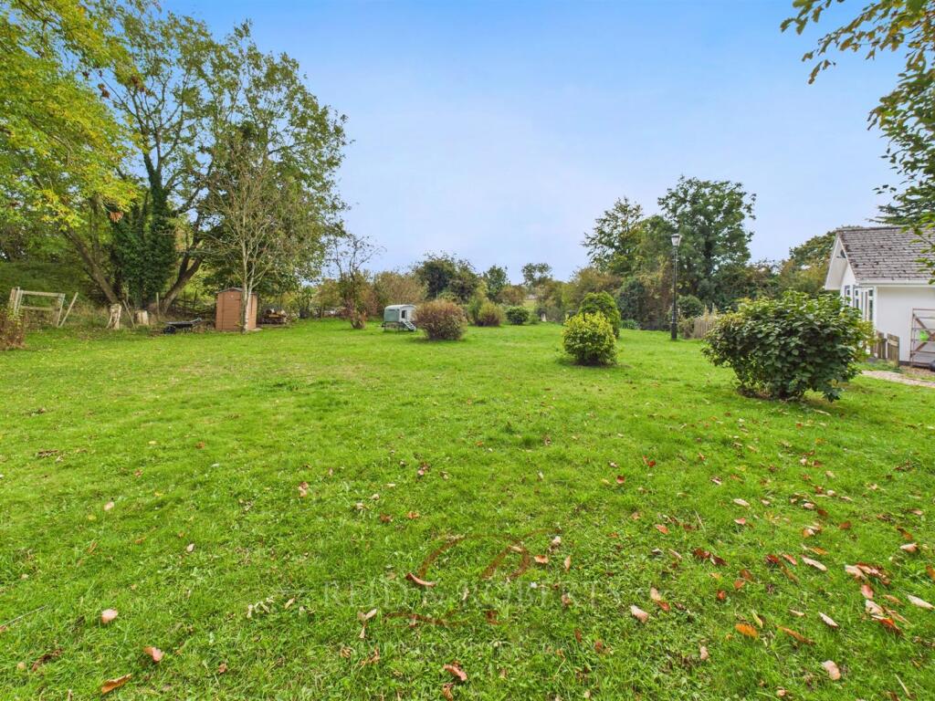 STILL042-GARDEN.jpg