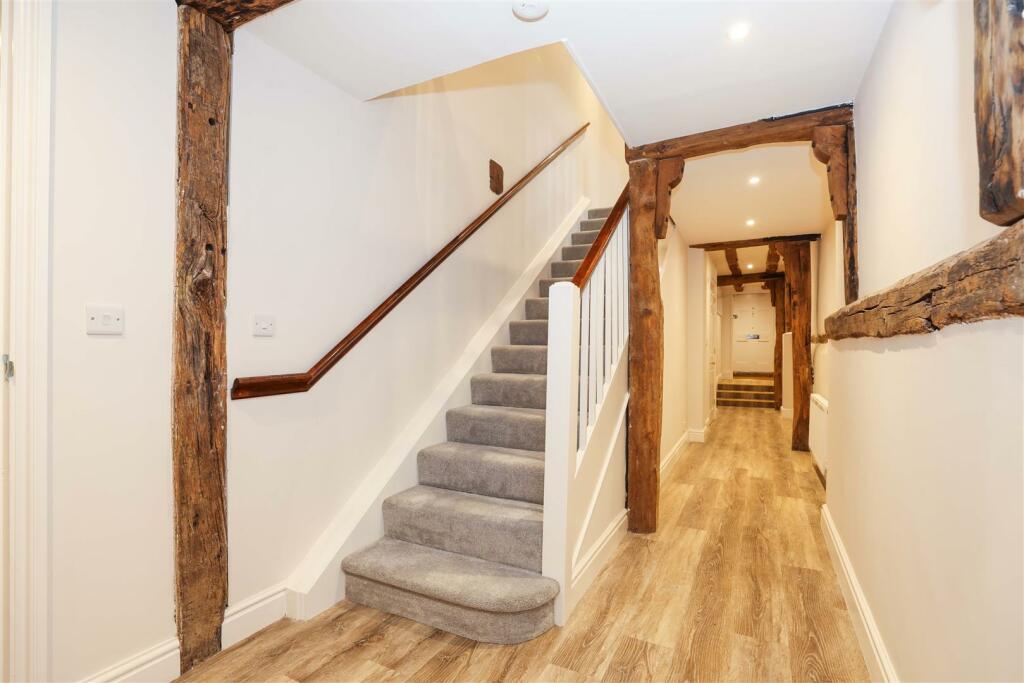 8 Guildhall Street [Inner Lobby].jpg