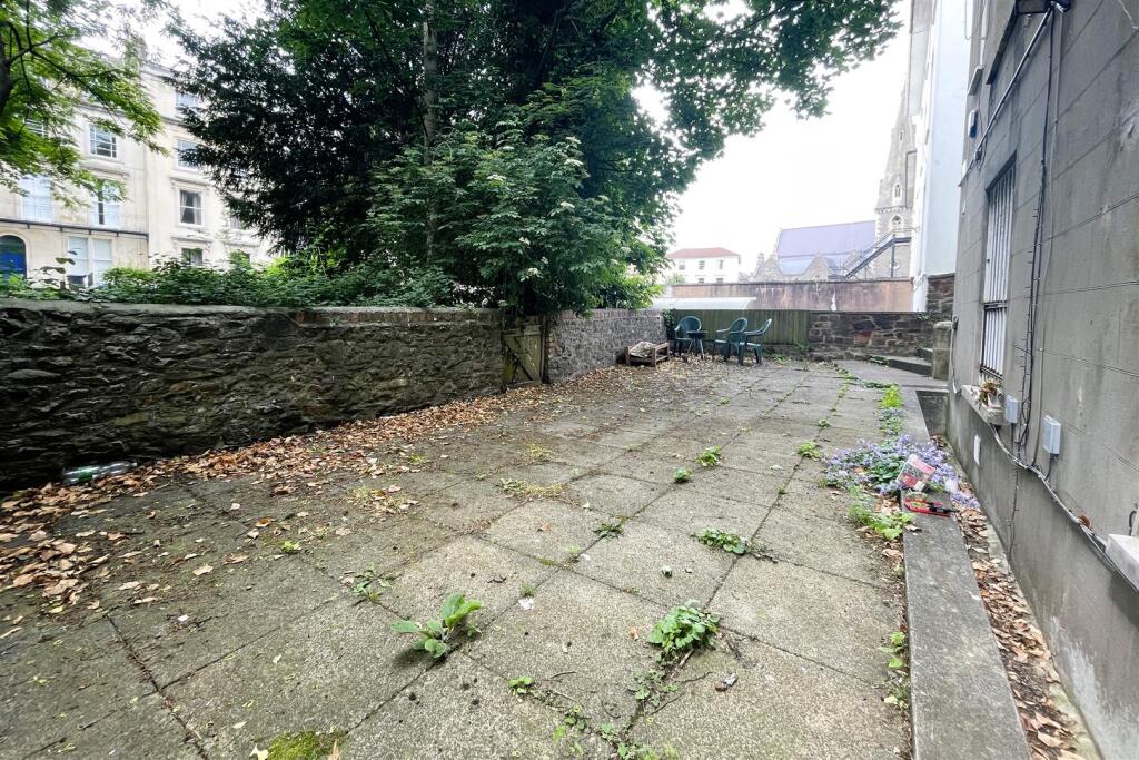 Basement Flat @ 54 St Pauls Road, Clifton, Bristol