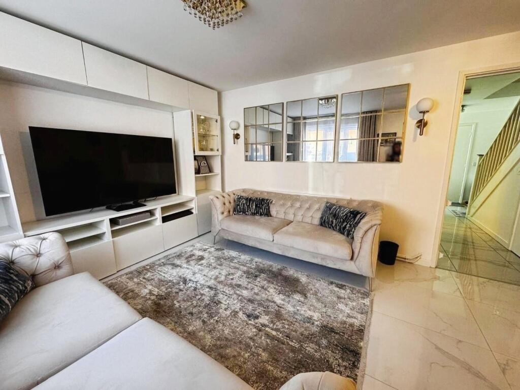 7ce1cd5d-WhatsApp 20Image 202025-08-12 20at 2013.3