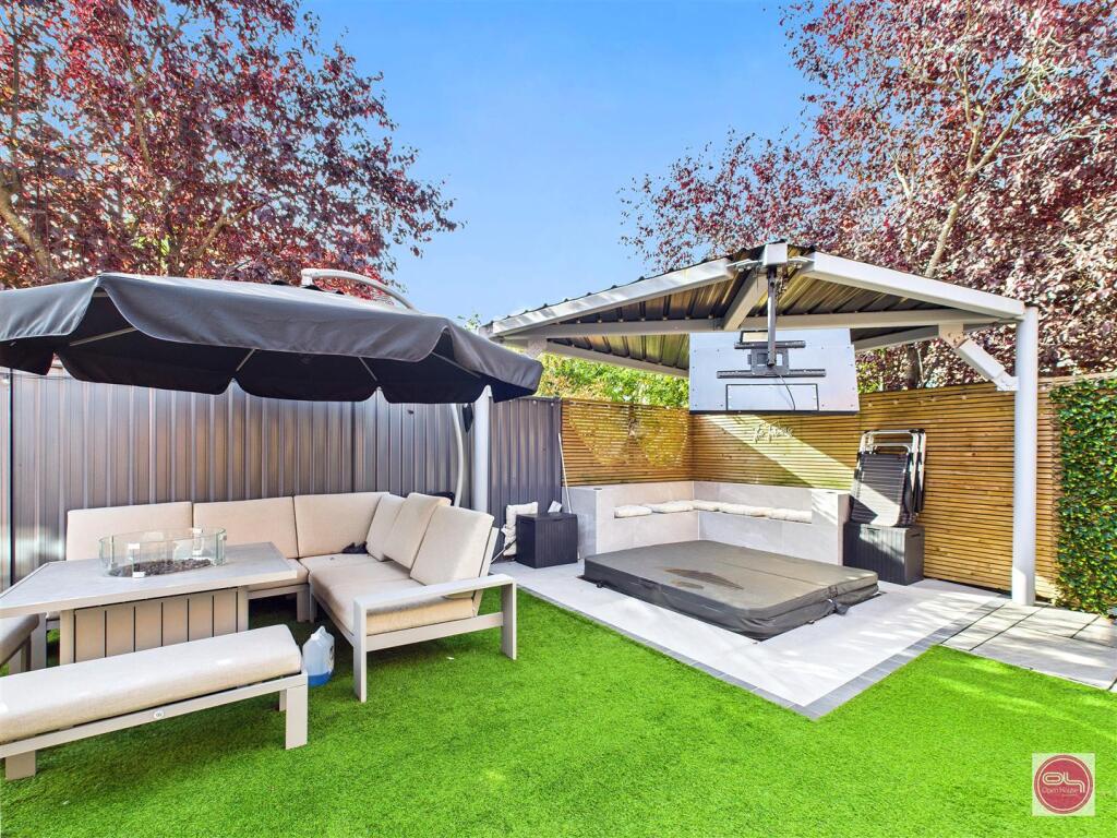 Cranfield Avenue, Church Gresley (19).jpg