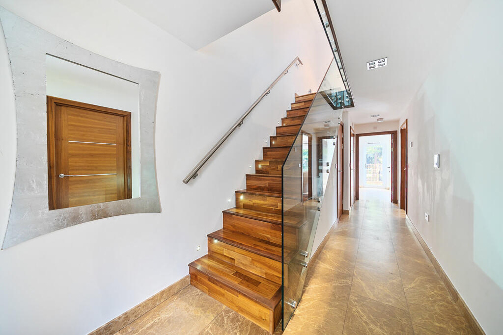 1302907-5-6841a49...